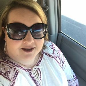 Meet your Posher, Courtney